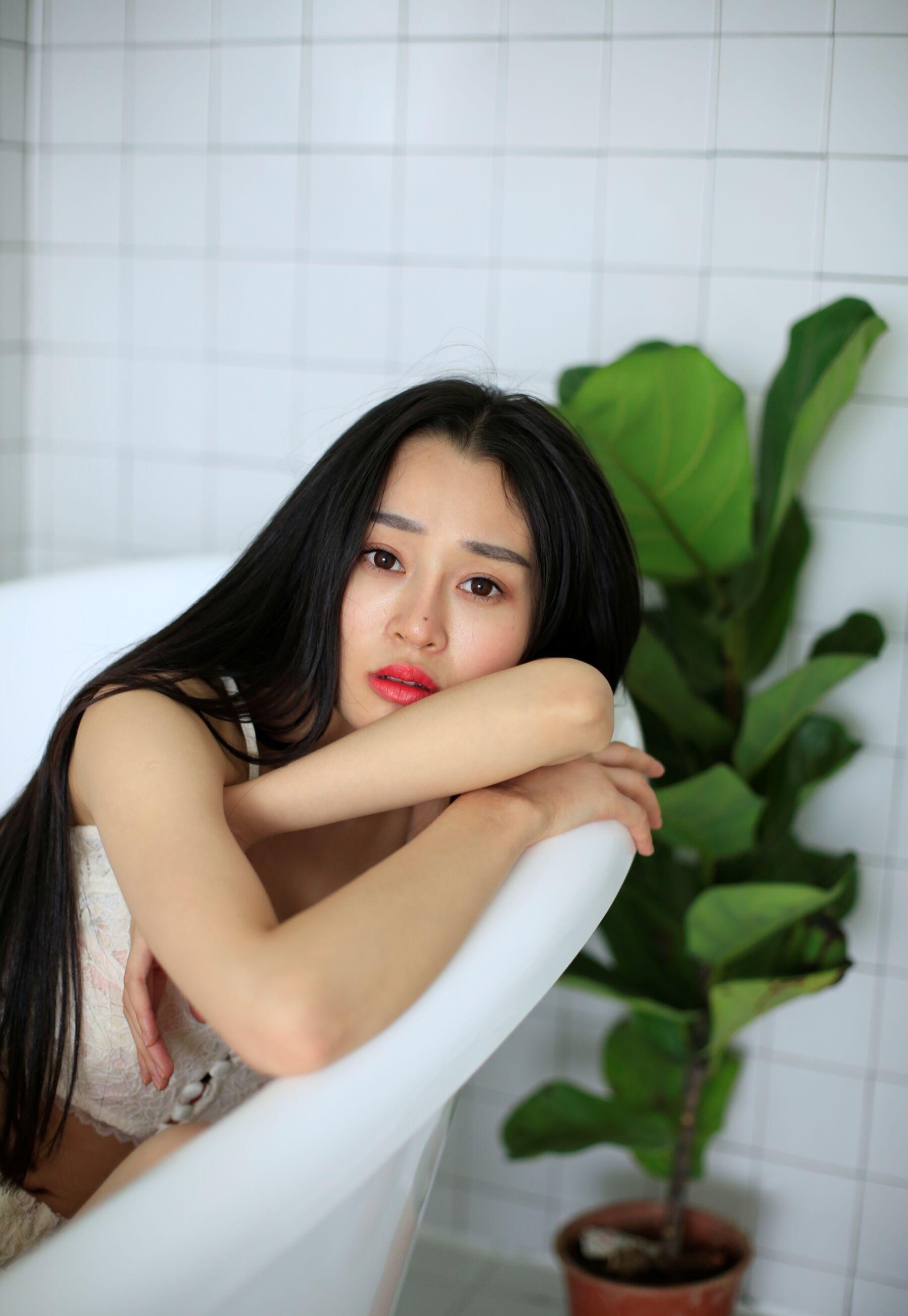 国模套图 素人私房流出(491)
