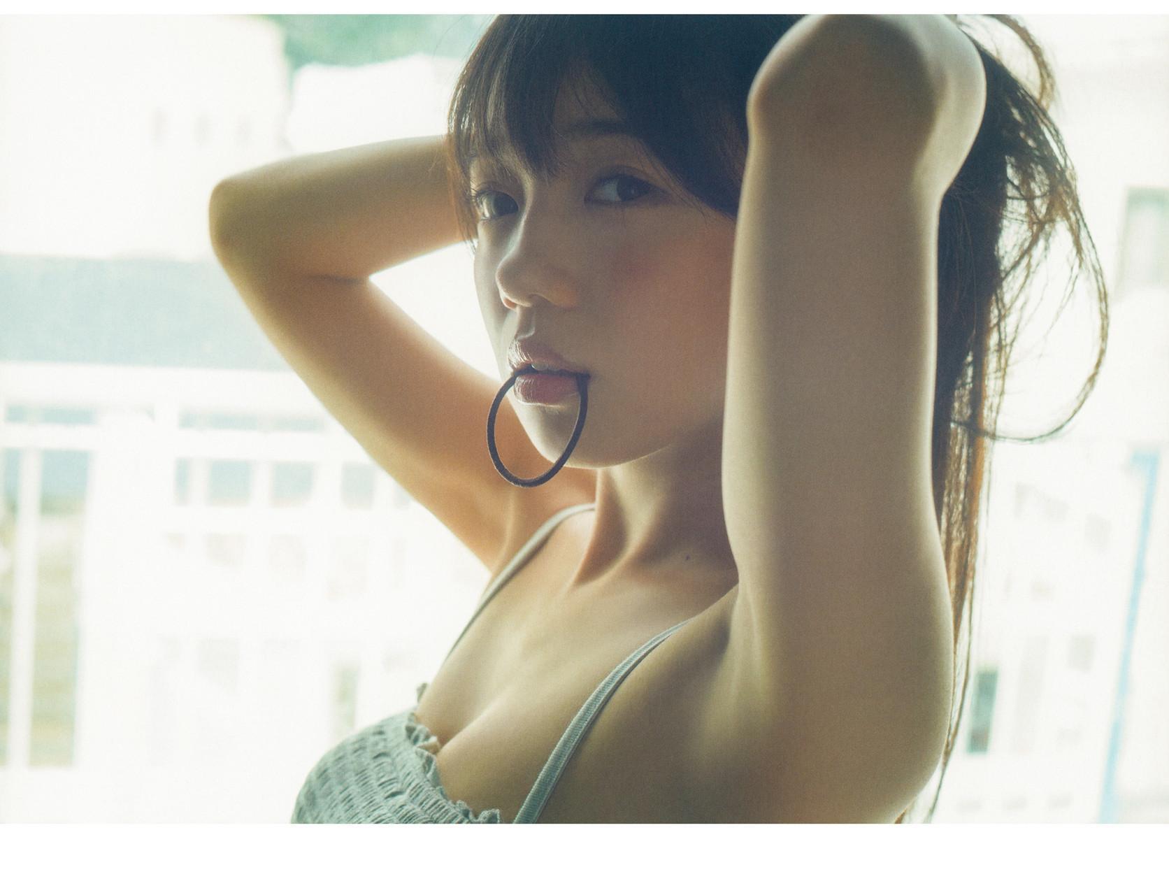 Kyoko Saito 齊藤京子, 1st 写真集 『とっておきの恋人』 Set.01(30)