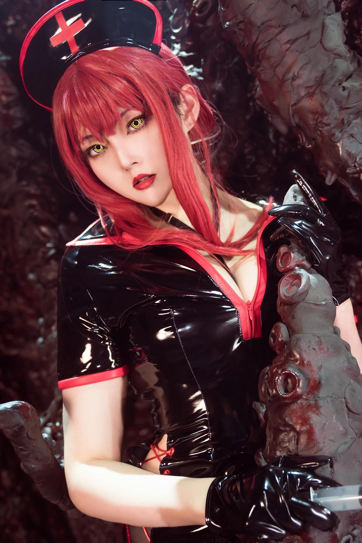 Cosplay Natsuko夏夏子 – 玛奇玛护士(11)