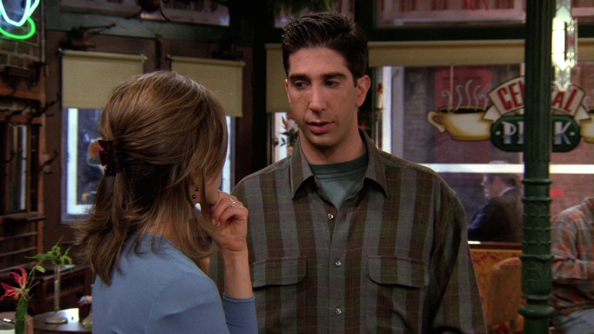 Friends.S02.1080p.BluRay.x264-TENEIGHTY – 52.4 GB