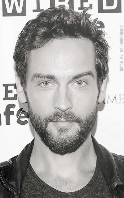 Tom Mison WaeaYVUd_o