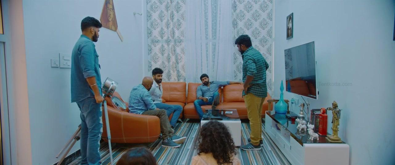 Velvet Nagaram (2020) Tamil 720p HDRip x264 DD5 1 ESub-BWT Velvet Nagaram (2020) Tamil 720p HDRip x264 DD5 1 ESub-BWT