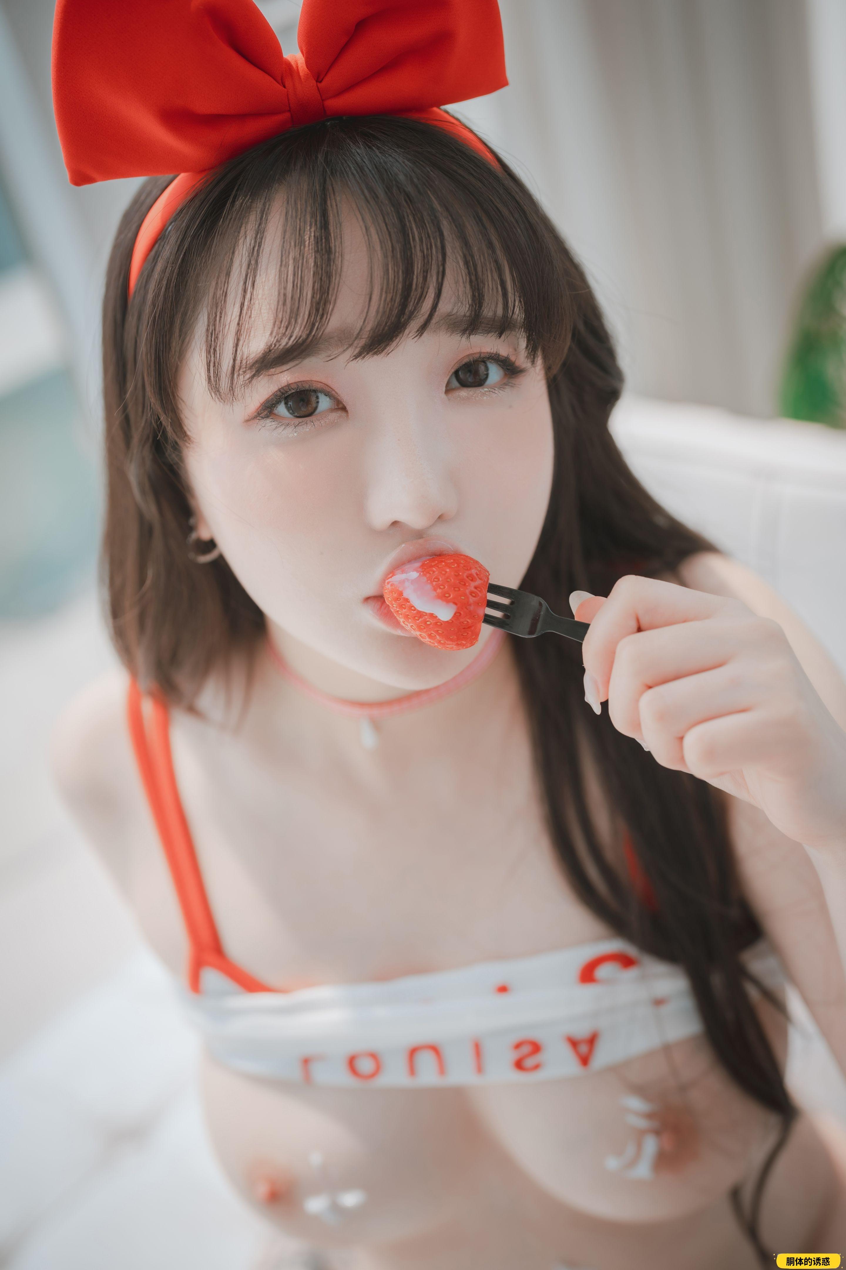 孙乐乐 Strawbeery Girl