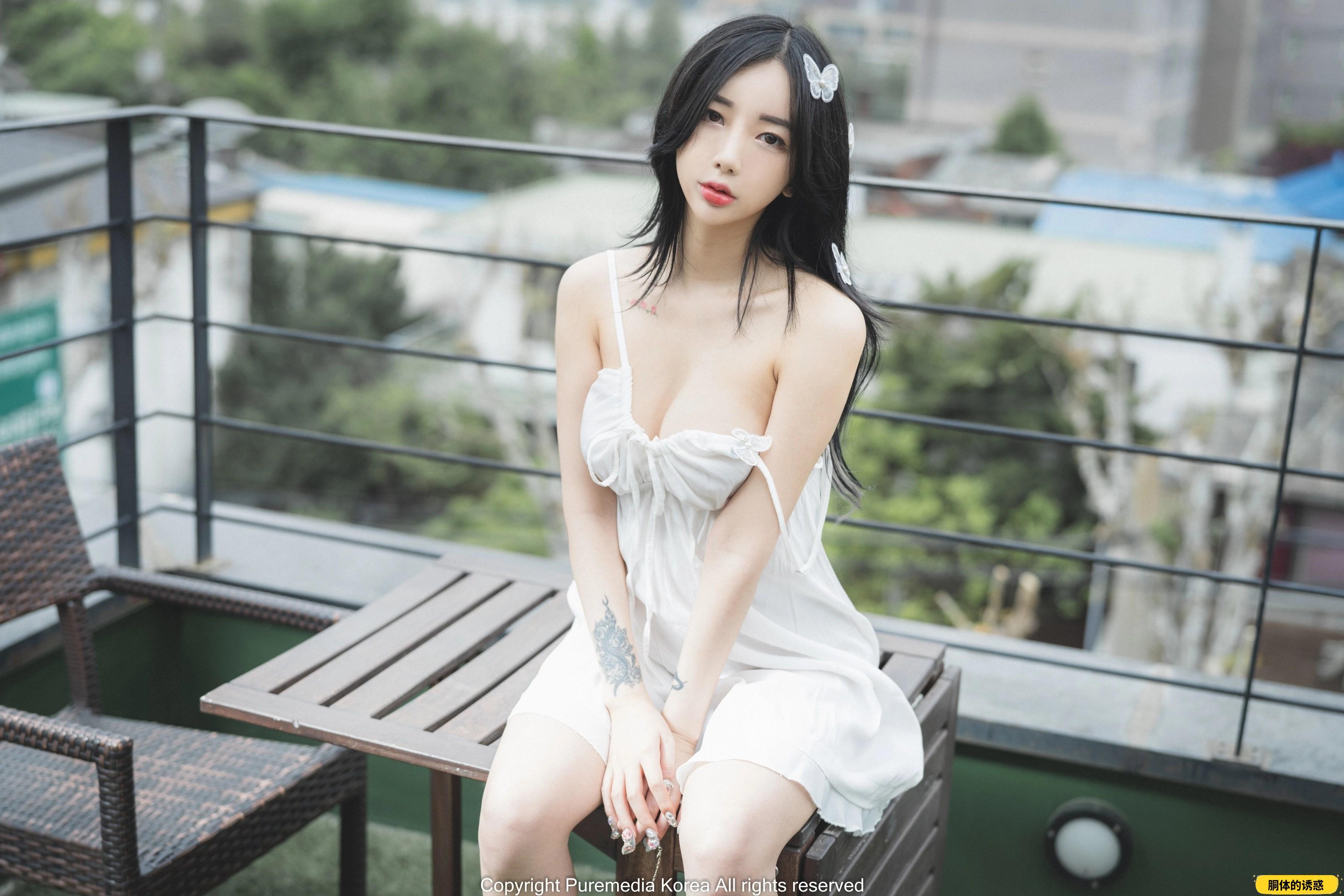 PURE MEDIA VOL.180 Jia Angel on the ground [121P]