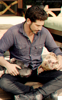 Jon Bernthal YMJbKlKW_o