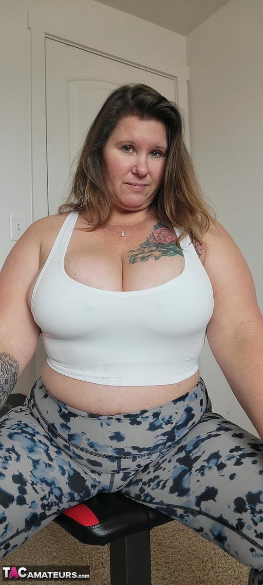 Obese amateur Busty Kris Ann gets naked while working out at home(2)