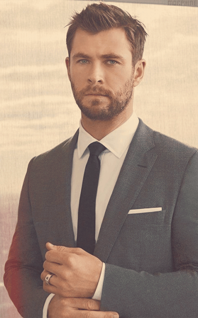 Chris Hemsworth W5DDmil5_o