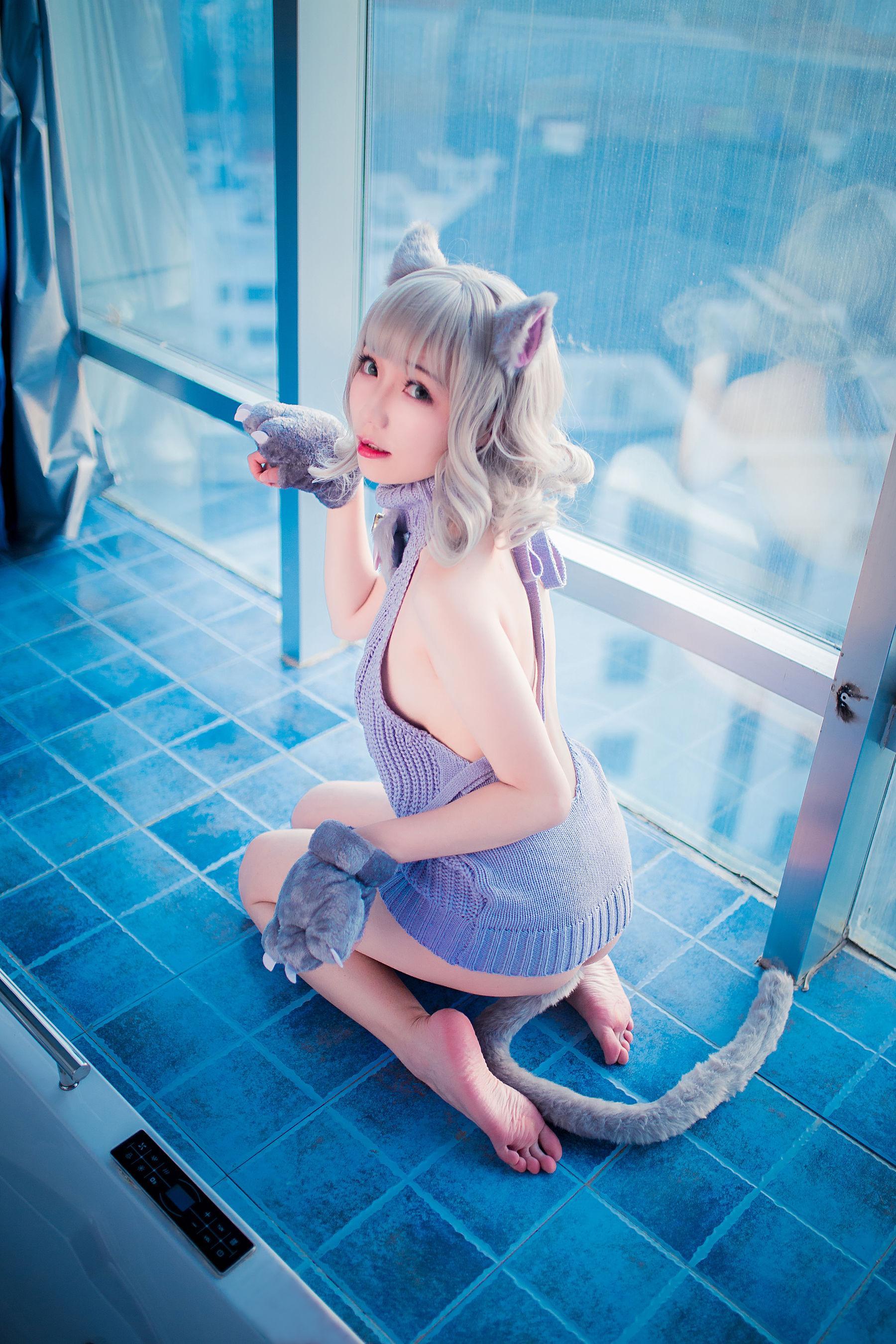 [网红COSER] 萝莉福利真央Mao – 露背毛衣(18)