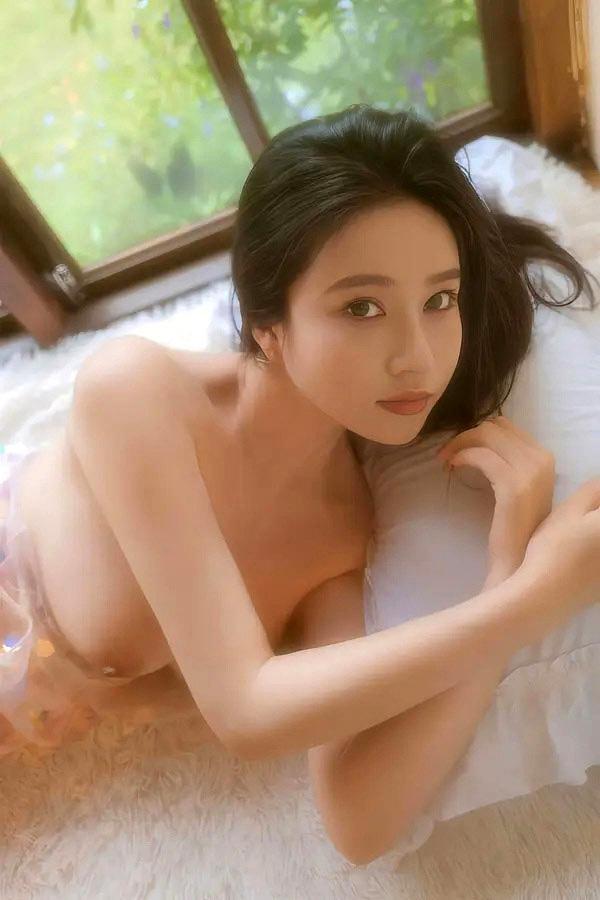 极品女神年年亮片透明礼服无圣光唯美图(36)