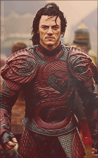 Luke Evans 24ifPbpY_o