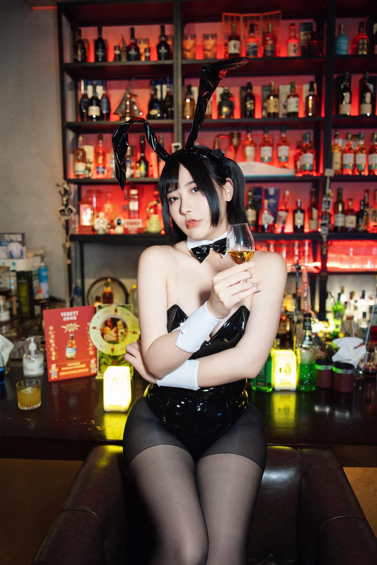 Cosplay 糖果果candy – 黑胶兔兔2 Set.01(24)
