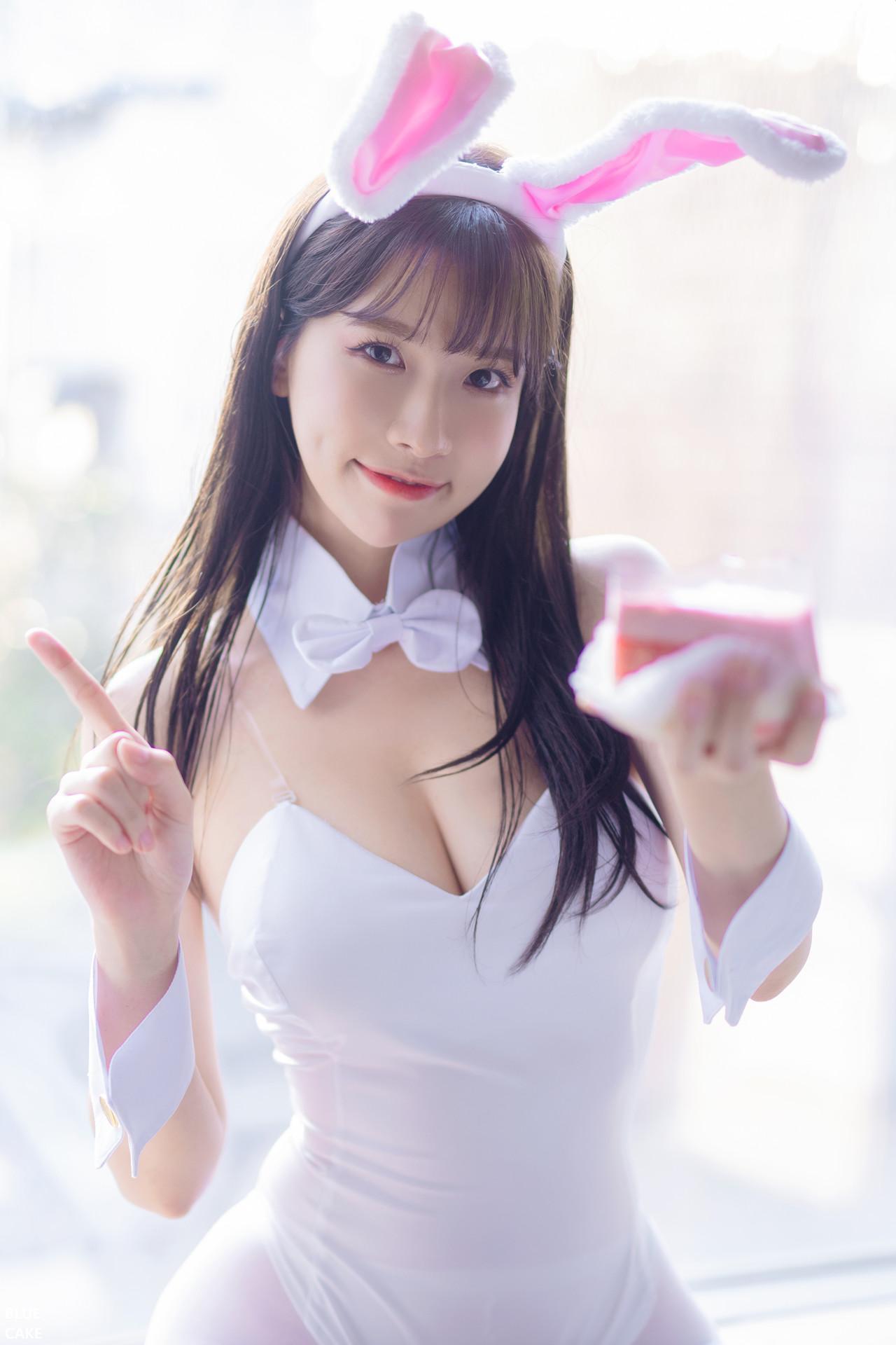 Lee Ahrin 이아린, BlueCake ‘White Black Bunny’ Set.01(55)