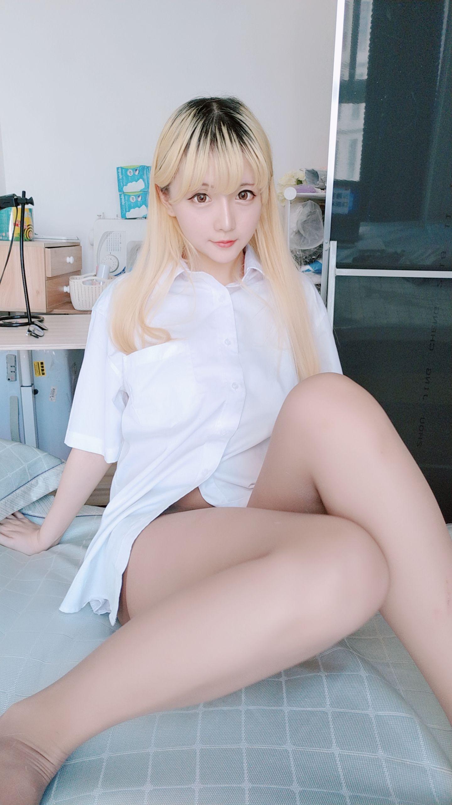 [网红Coser] 星之迟迟 《白衬衣》 写真集(16)