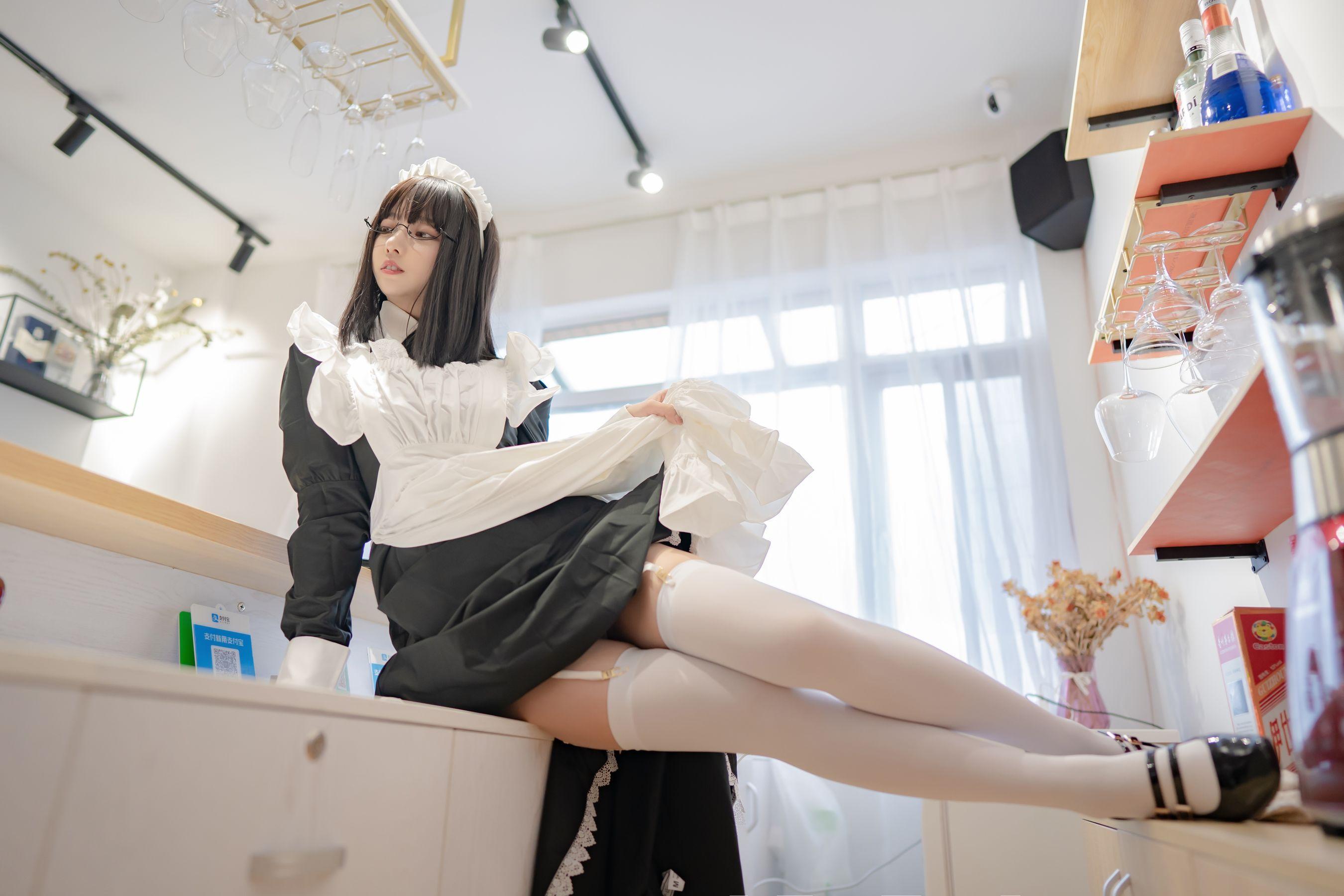 [Cosplay] 米线线sama – 女仆长裙 写真集(19)