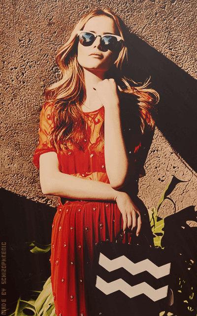 Zoey Deutch IUWnJOdp_o