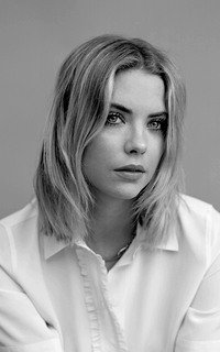 Ashley Benson 3hI8XzzS_o