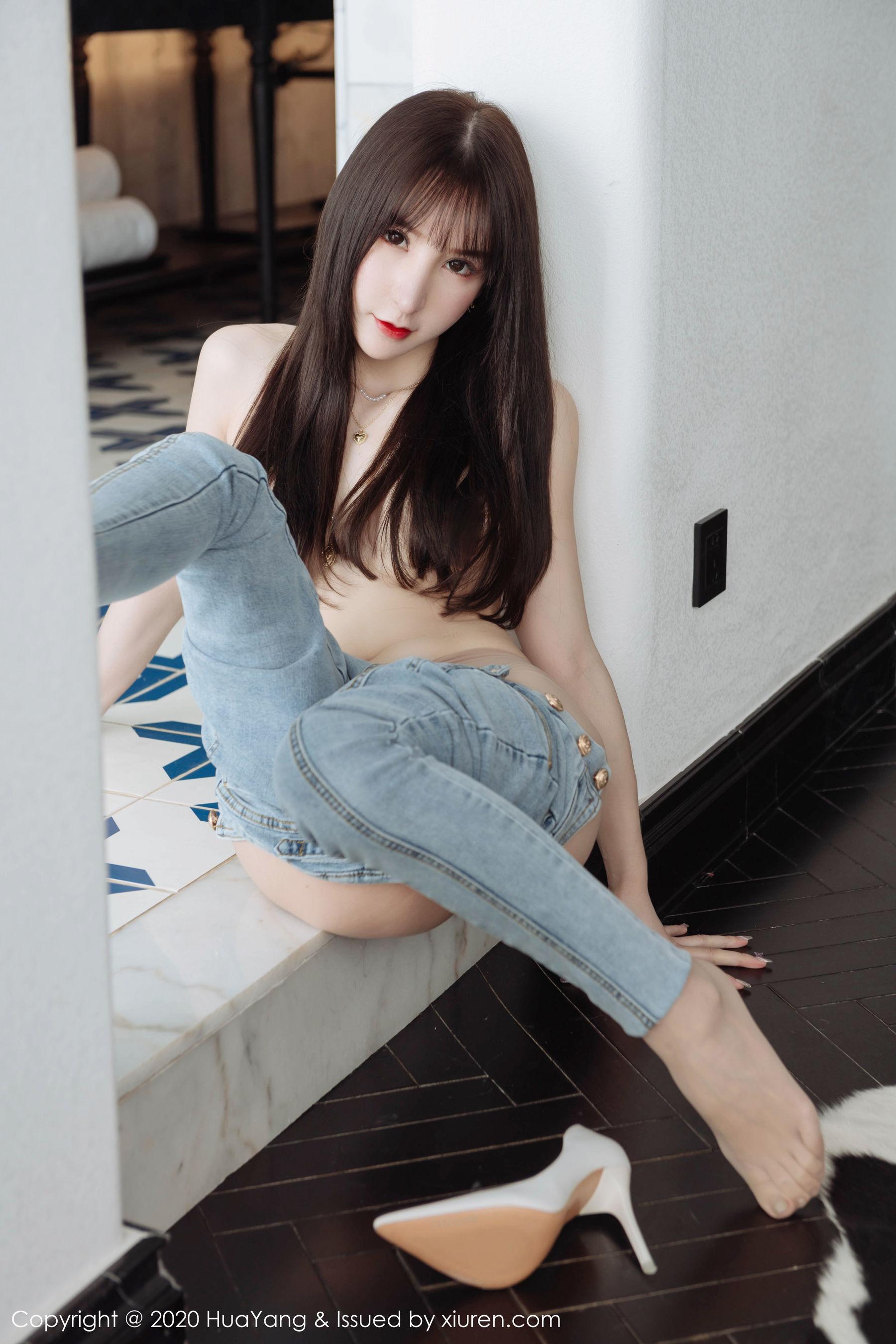 [花漾HuaYang] Vol.246 周于希Sandy 《牛仔裤与丝袜》 写真集(27)