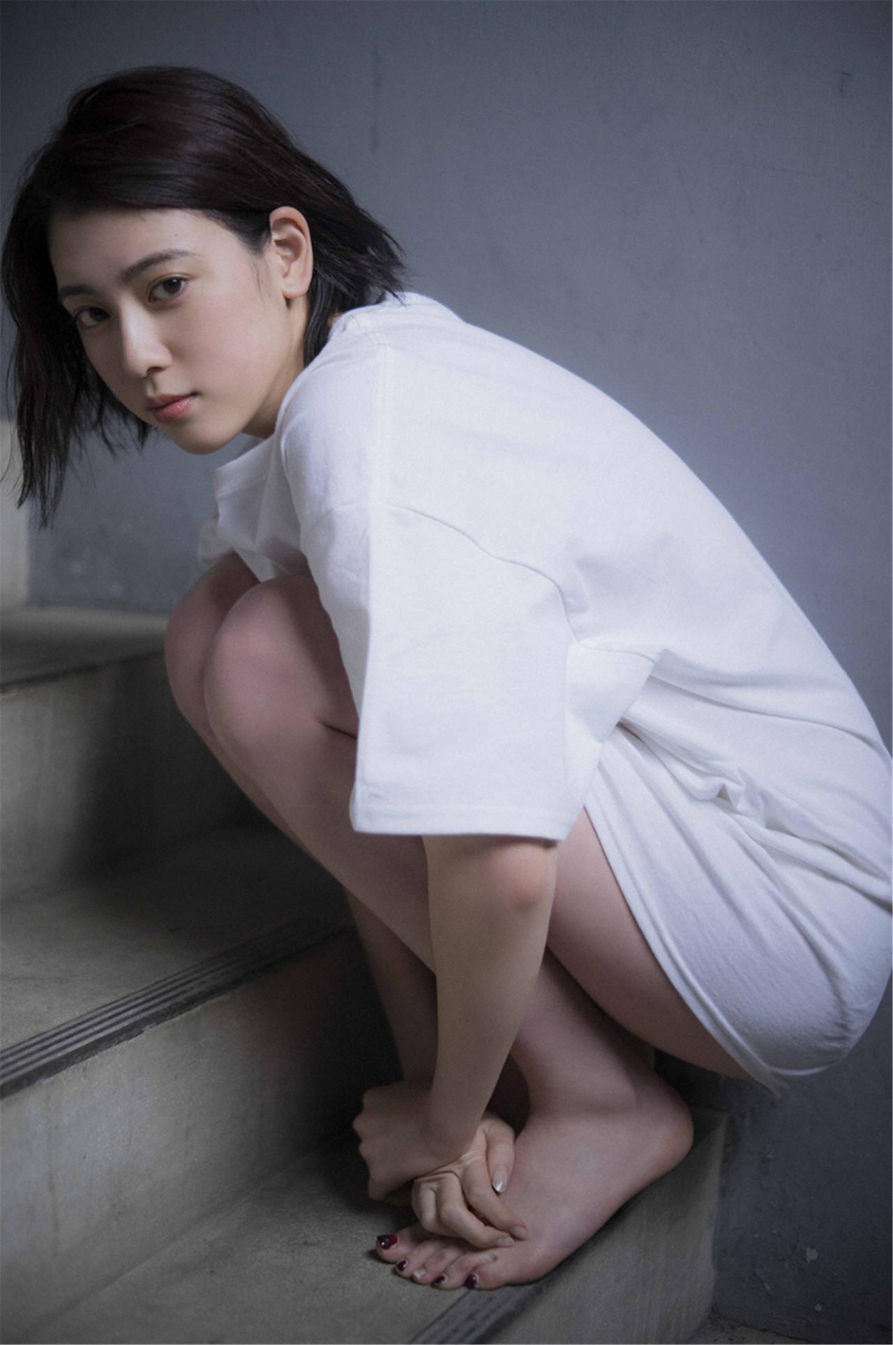 Ayaka Miyoshi 三吉彩花, デジタル写真集 「空をこえて」 Set.02(18)