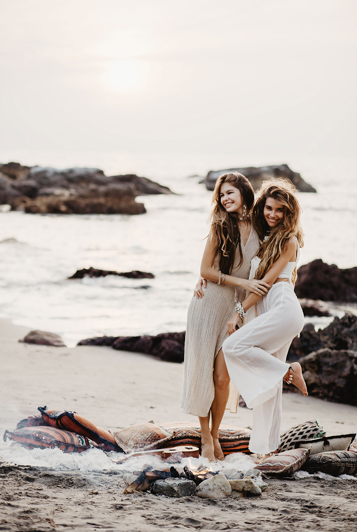Модная одежда из натуральных тканей Studio Tia на пляжах Гоа / Alisa Belochkina and Alyona Kartushina by Asya Molochkova Модная одежда из натуральных тканей Studio Tia на пляжах Гоа / Alisa Belochkina and Alyona Kartushina by Asya Molochkova