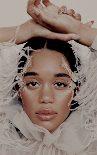 Laura Harrier 8kzw5A1L_o