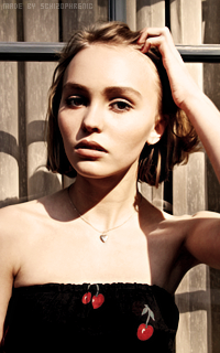 Lily-Rose Depp XJqCYlDb_o