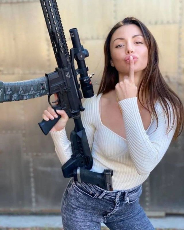 WOMEN WITH WEAPONS...10 ISZYbtkW_o