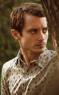 Elijah Wood FDjY301g_o