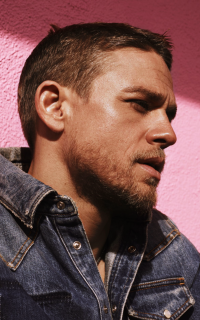 Charlie Hunnam AfsX24zS_o