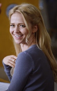 Johanna Braddy MNCRtnVC_o