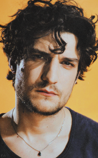 Louis Garrel 0cOl0MaW_o