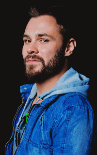 Patrick Flueger 2E4xtjoe_o