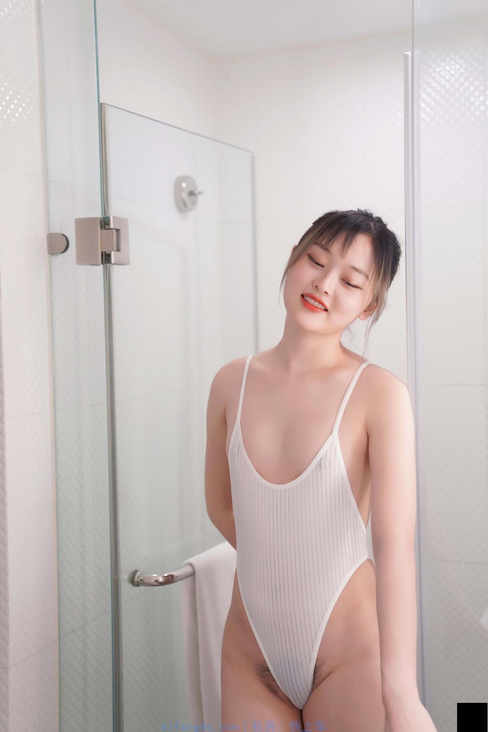 欢欢 – 全尺度浴室私拍(10)