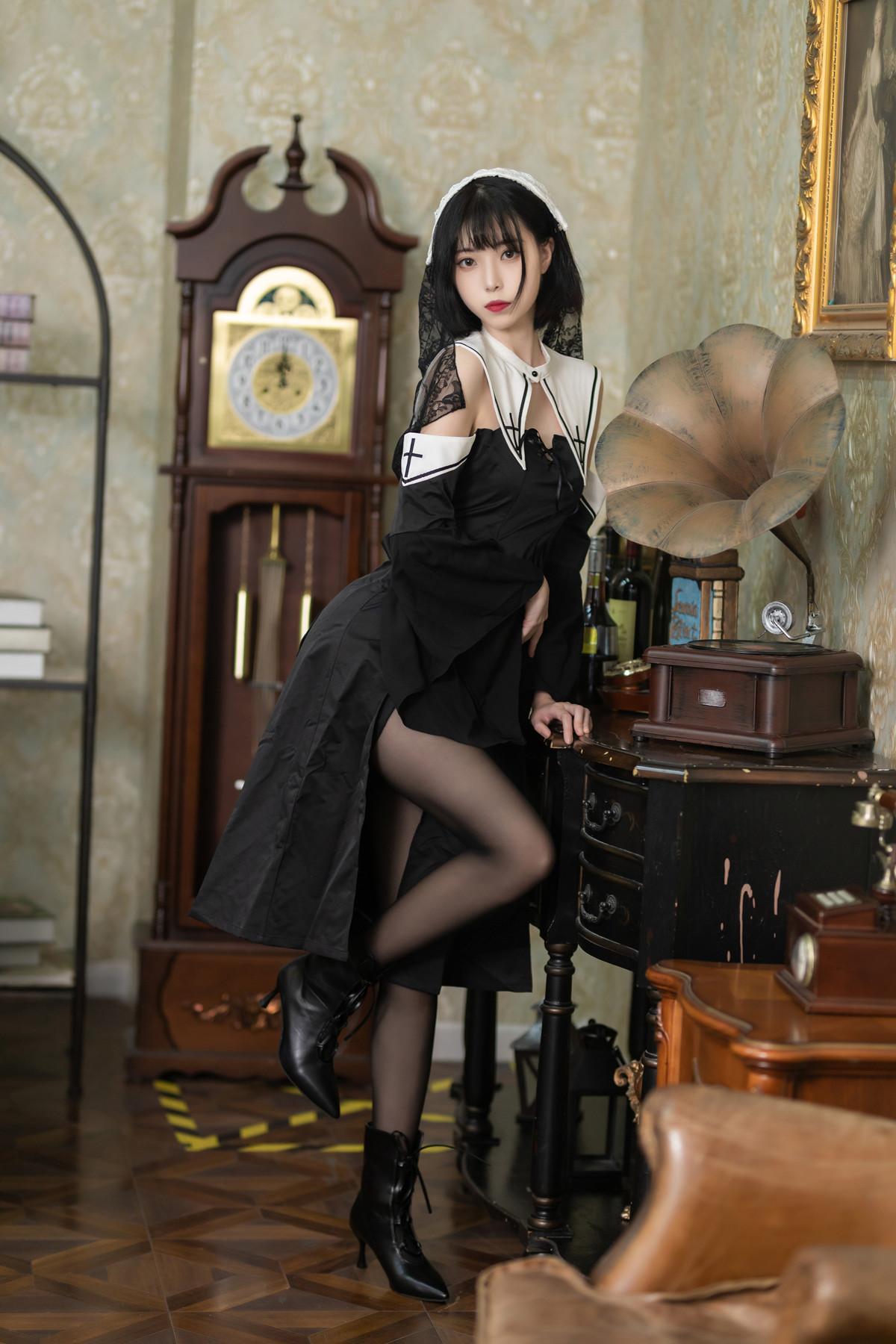 Cosplay 许岚LAN – 暗黑修女(22)
