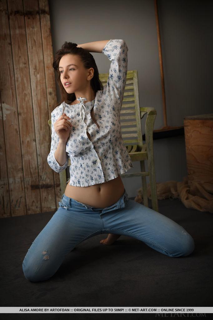 Sweet brunette teen Alisa Amore removes blue jeans on way to modeling naked(6)