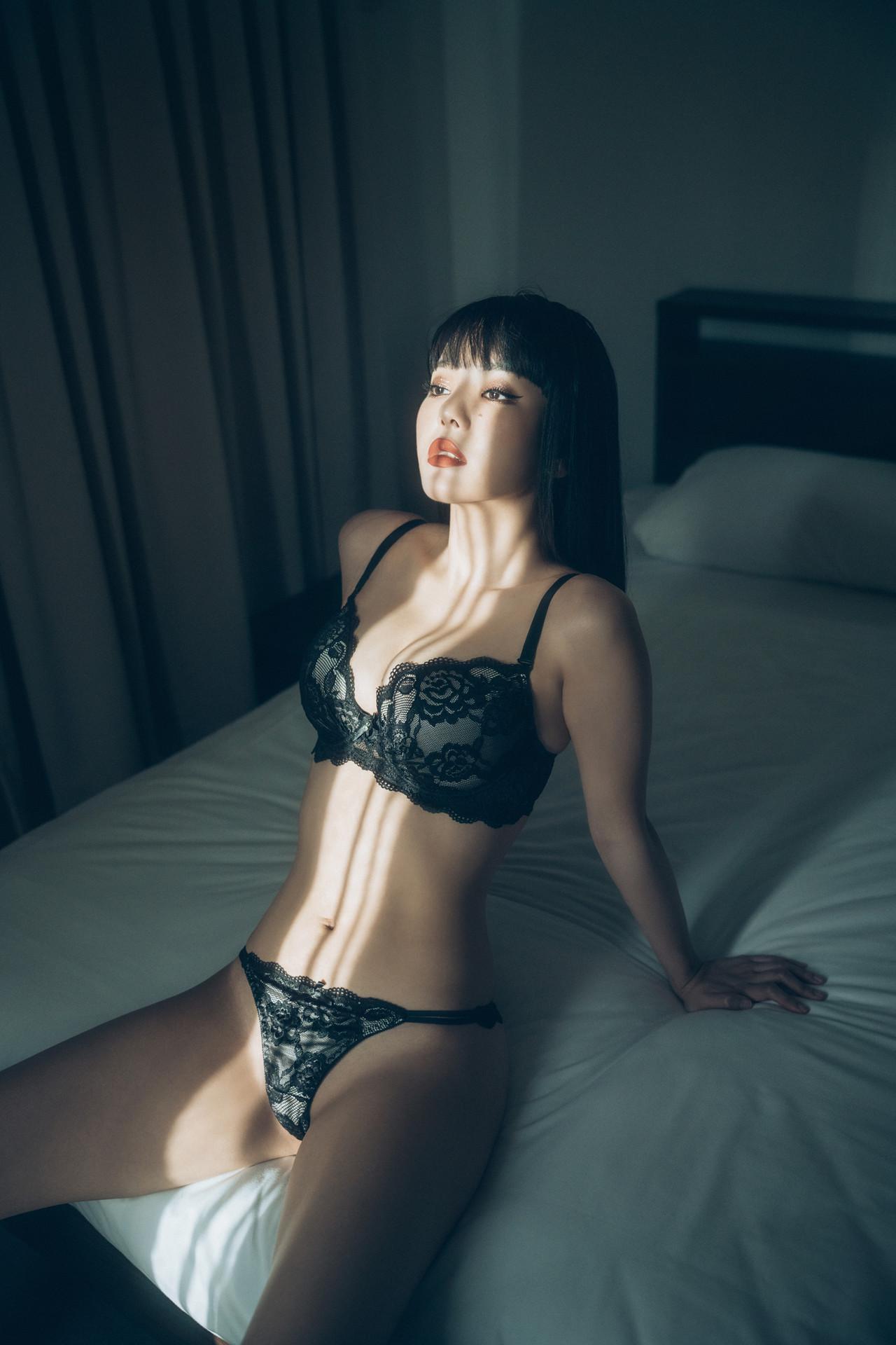 EIMI エイミ, デジタル写真集 「Undergarments」 Set.02(1)
