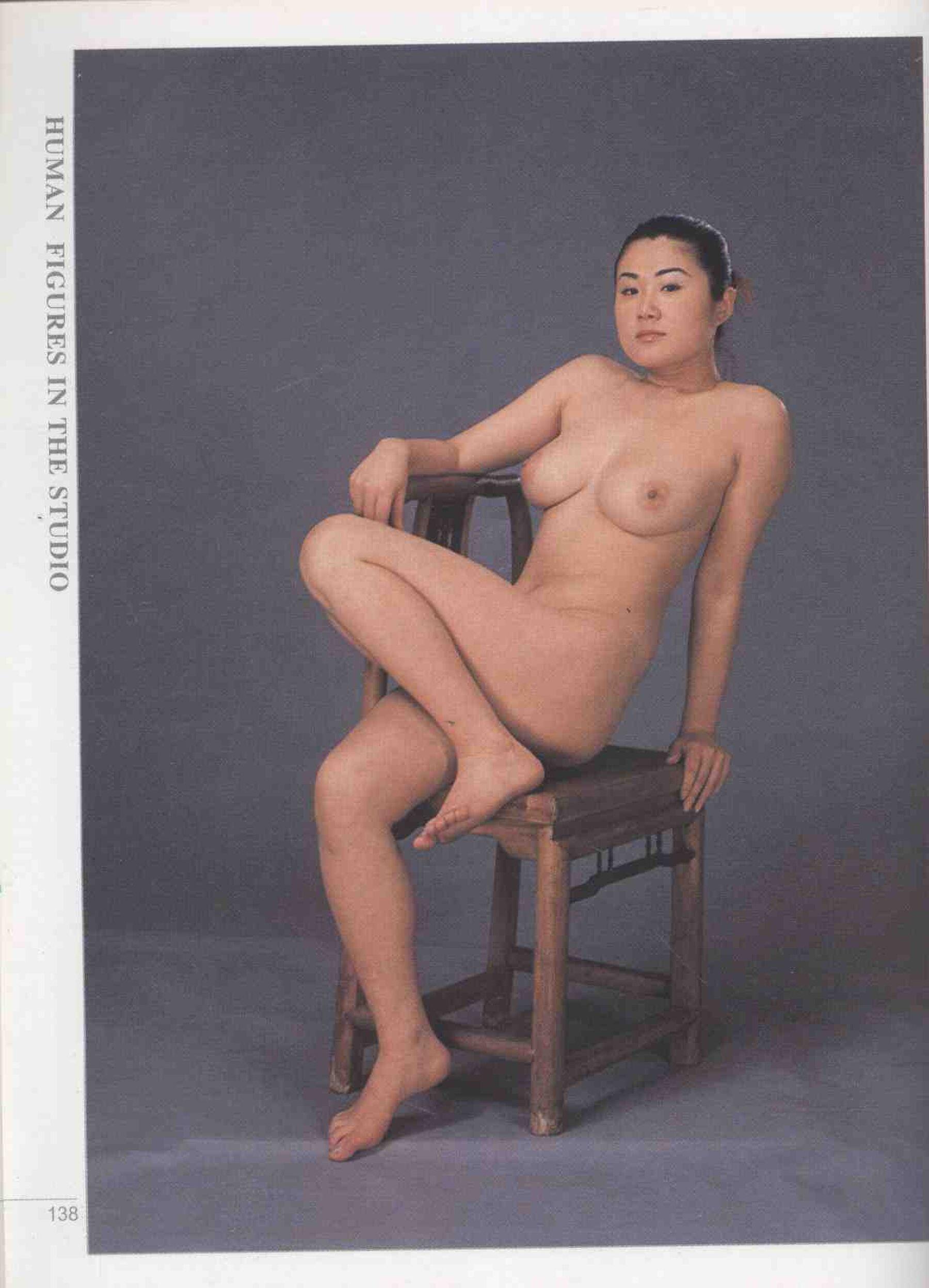 书籍扫描 实用人体模特摄影·坐姿篇(143)