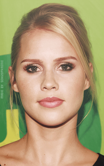 Claire Holt VVc6zGE7_o