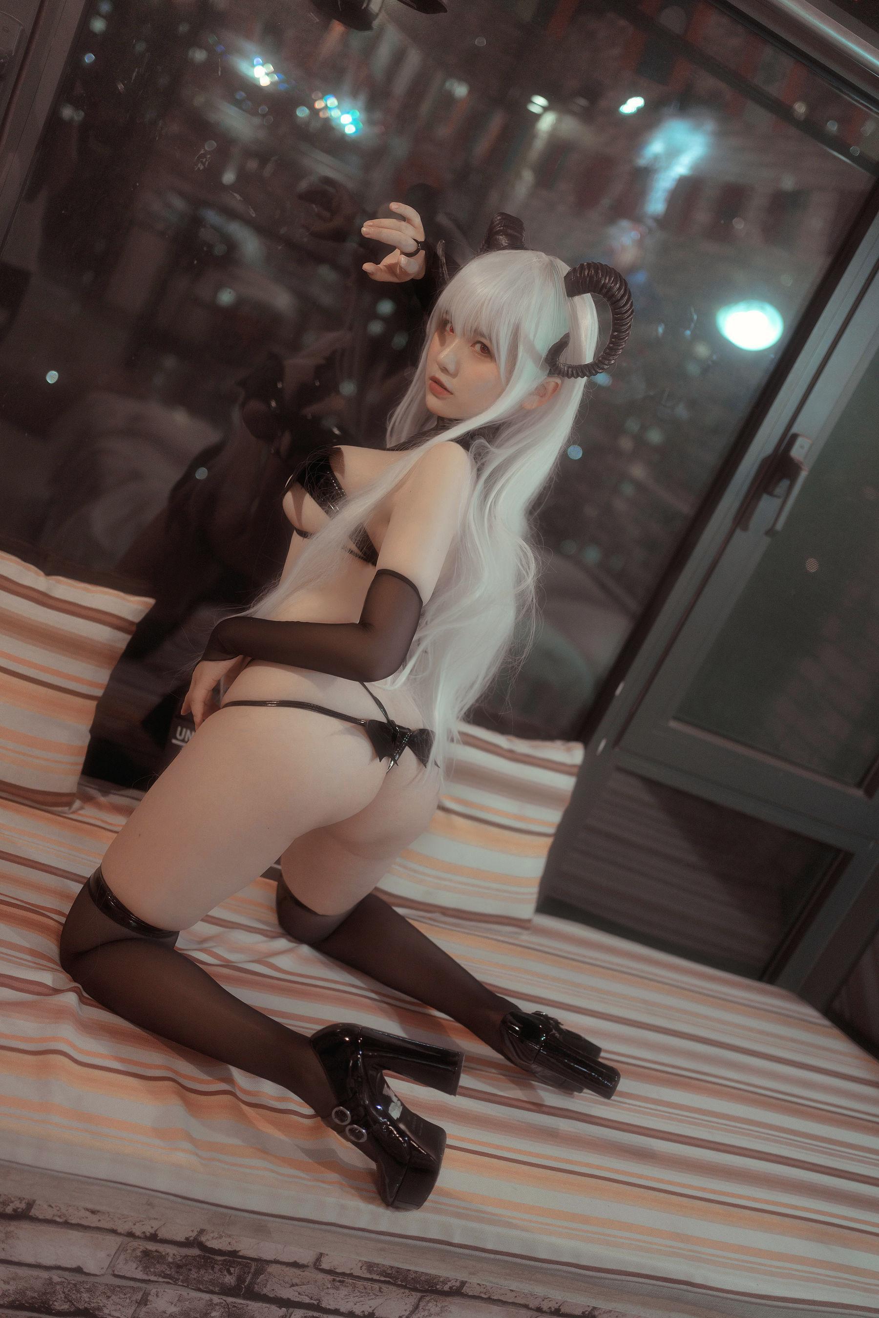 [Cosplay] 七月喵子 – 妈妈子 魅魔 写真套图(32)