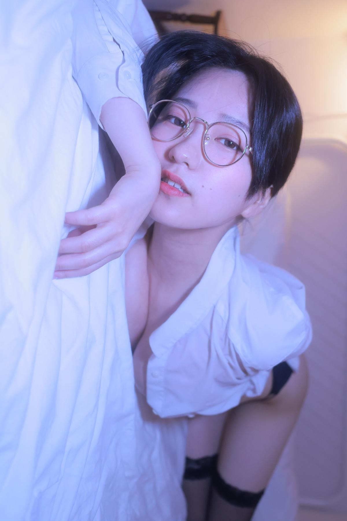 Sehee 세희, Photobook ‘ Glasses Shirt’ Set.03(4)