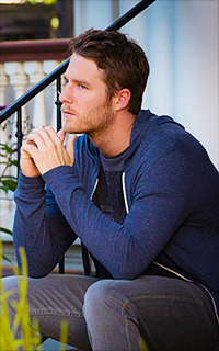 Jake McDorman XMpbE0o4_o