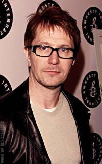 Gary Oldman L4KGtDAV_o