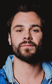 Patrick Flueger Oq0Tbloq_o