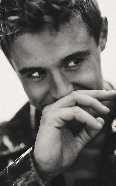 Max Irons FHftQ3uE_o