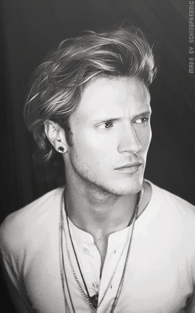 Dougie Poynter GXLPOcrs_o