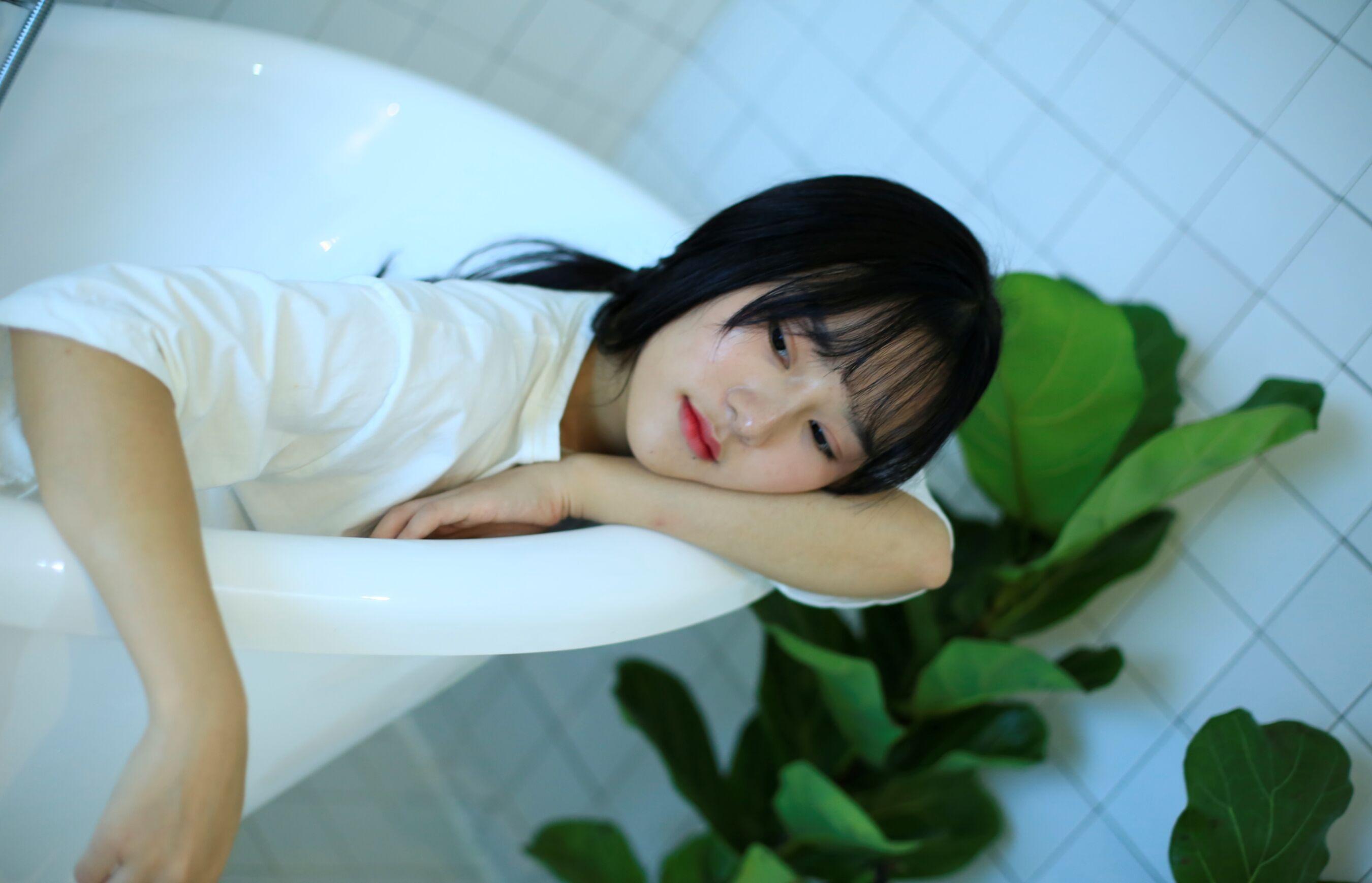 国模套图 素人私房流出(649)