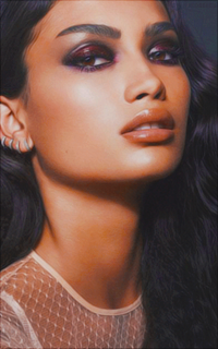 KELLY GALE D9s63Y8w_o