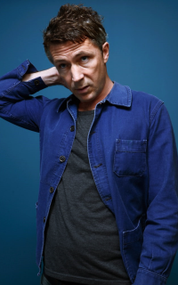 Aidan Gillen VH0xHzO9_o