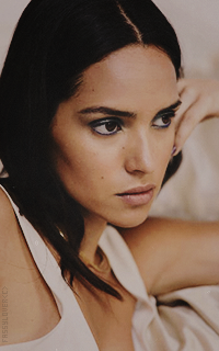 Adria Arjona SFYY8vIV_o