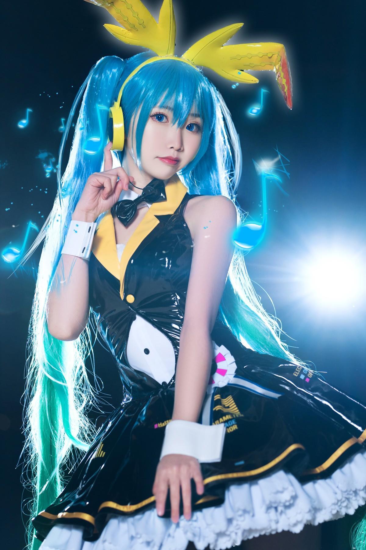 Cosplay 面饼仙儿 初音Miku(17)