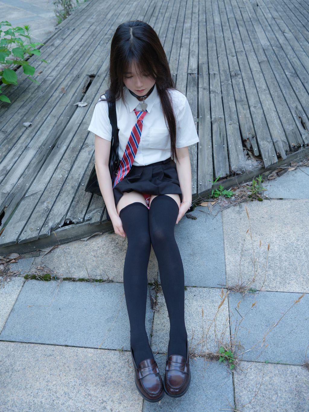 [紧急企划] 小恩: [VIP] R18 户外 (95 photos)(64)